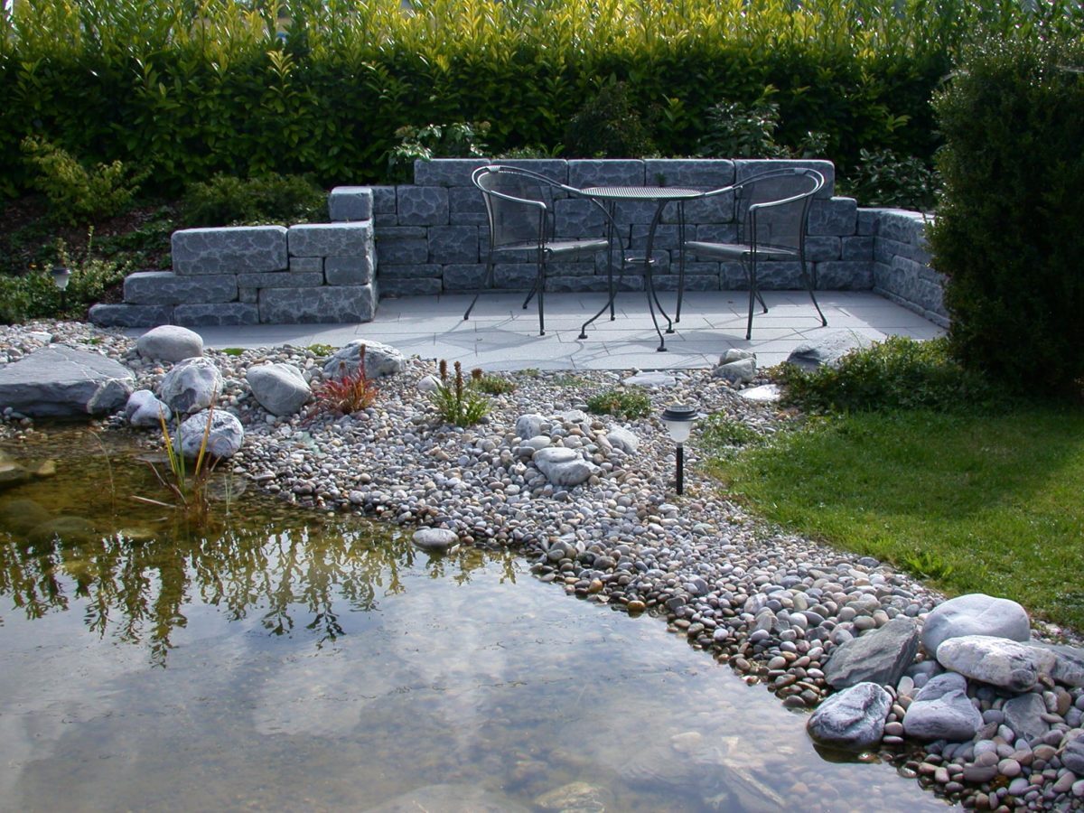 F29-Kleiner-Platz-am-Teich-1-e1538685746271.jpg