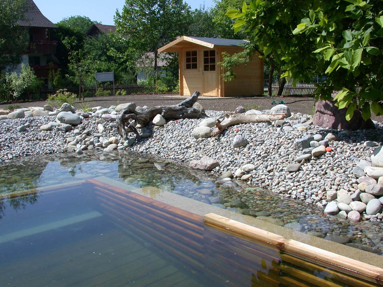 J20-Gartenhaus-am-Teich.jpg